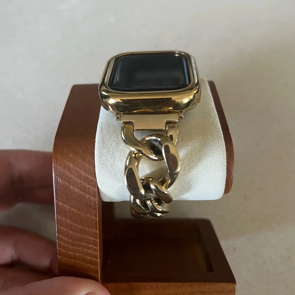 NINA RICCI Apple‎ Watch Case and band.